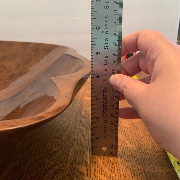 Large Beautiful Laquered Handmade Wood Bowl from the Mil Cumbres area of Mexico - Picture 5 of 10